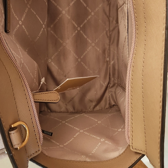 NWT Michael Kors Satchel Natural with Shoulder Strap - Picture 2 of 7